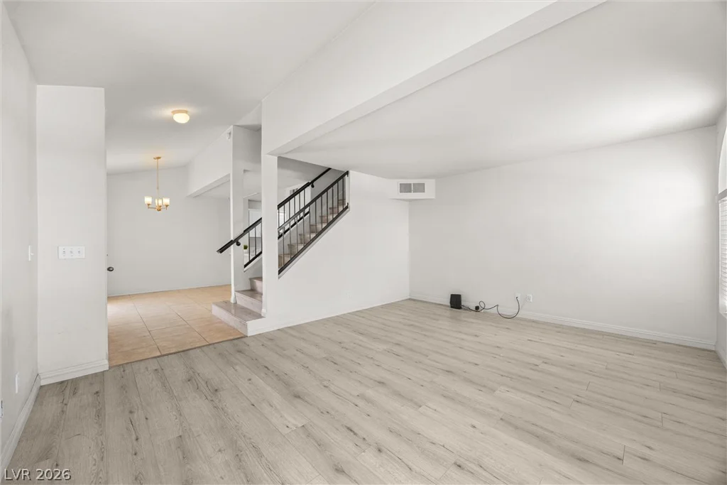 7912 Laurena, Las Vegas, NV 89147