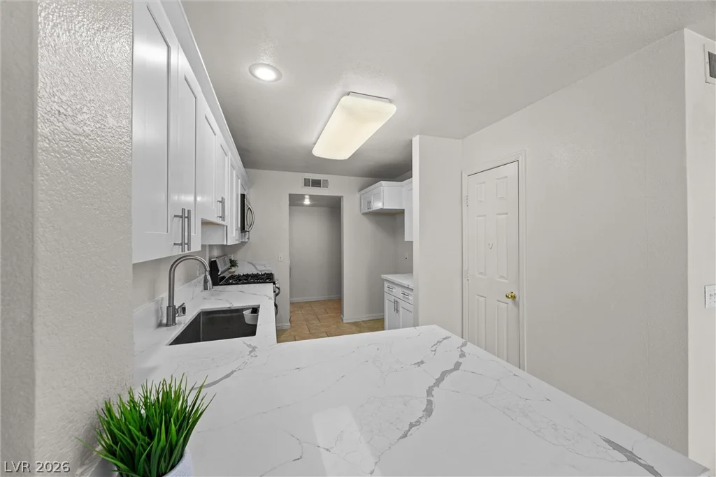 7912 Laurena, Las Vegas, NV 89147