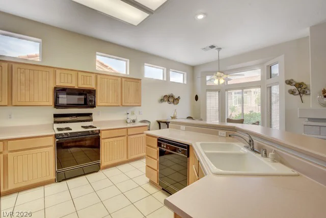 10045 Netherton, Las Vegas, NV 89134