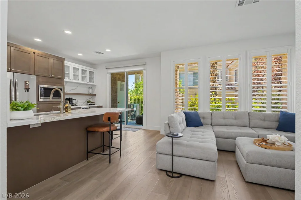 251 Green Valley, Henderson, NV 89012