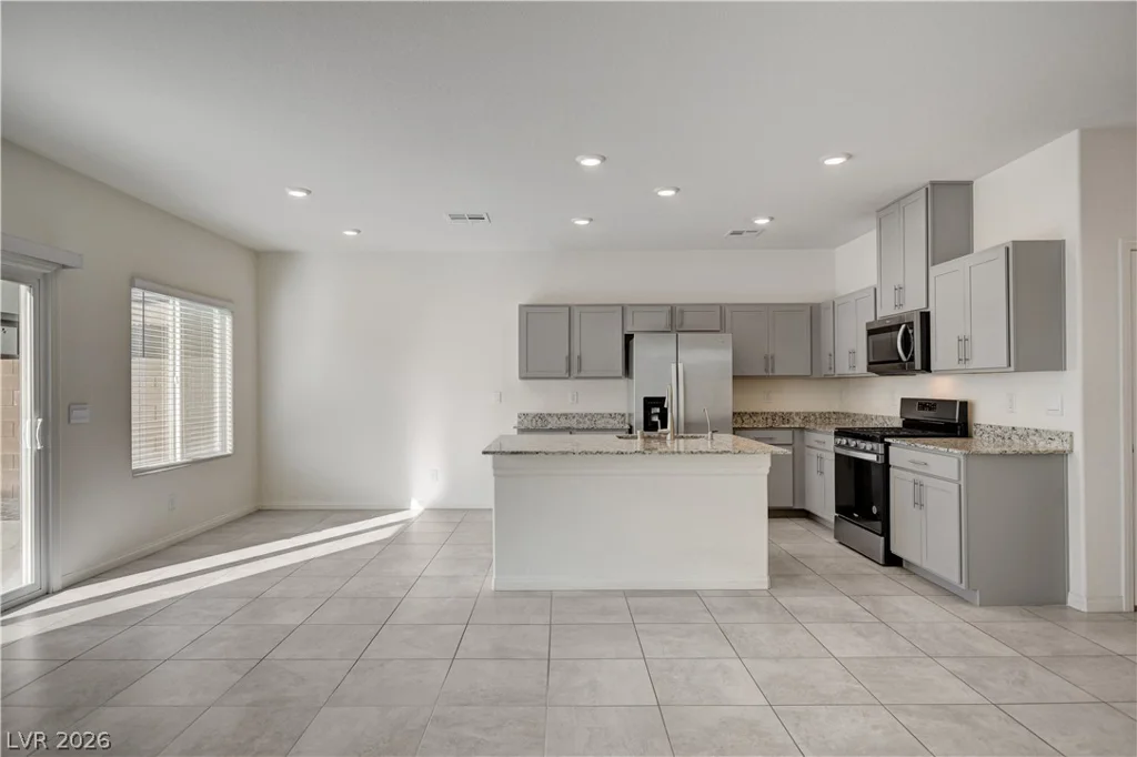 7727 Moore Creek, North Las Vegas, NV 89084