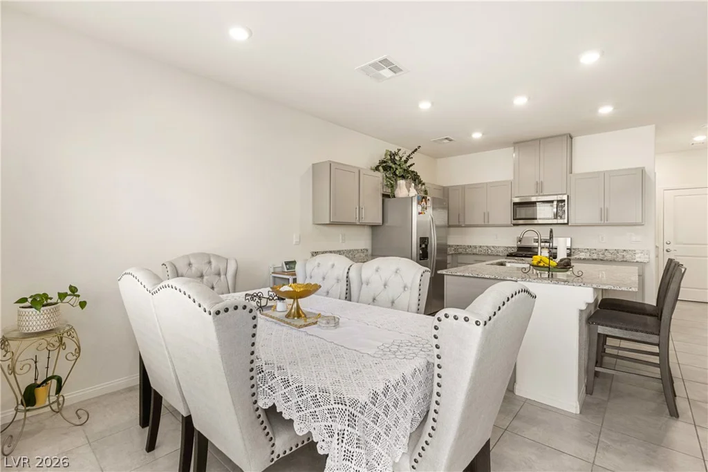 7727 Moore Creek, North Las Vegas, NV 89084