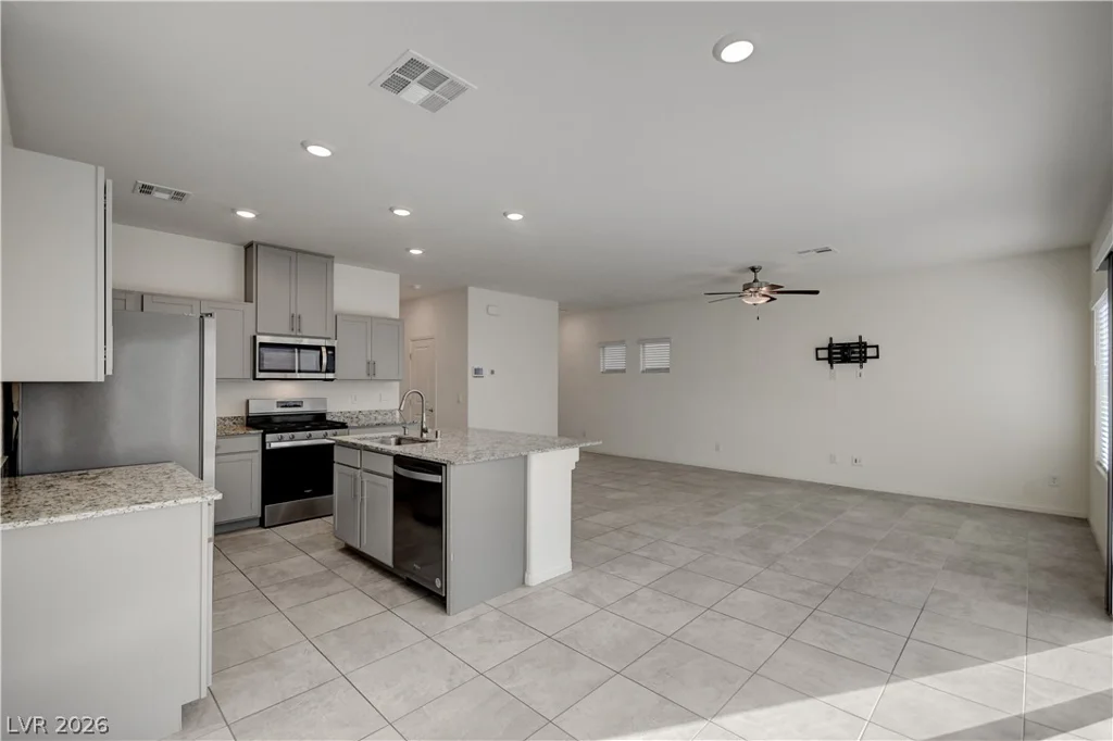 7727 Moore Creek, North Las Vegas, NV 89084