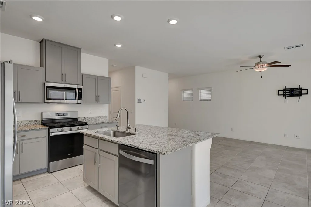 7727 Moore Creek, North Las Vegas, NV 89084