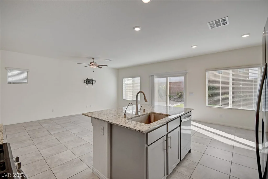 7727 Moore Creek, North Las Vegas, NV 89084