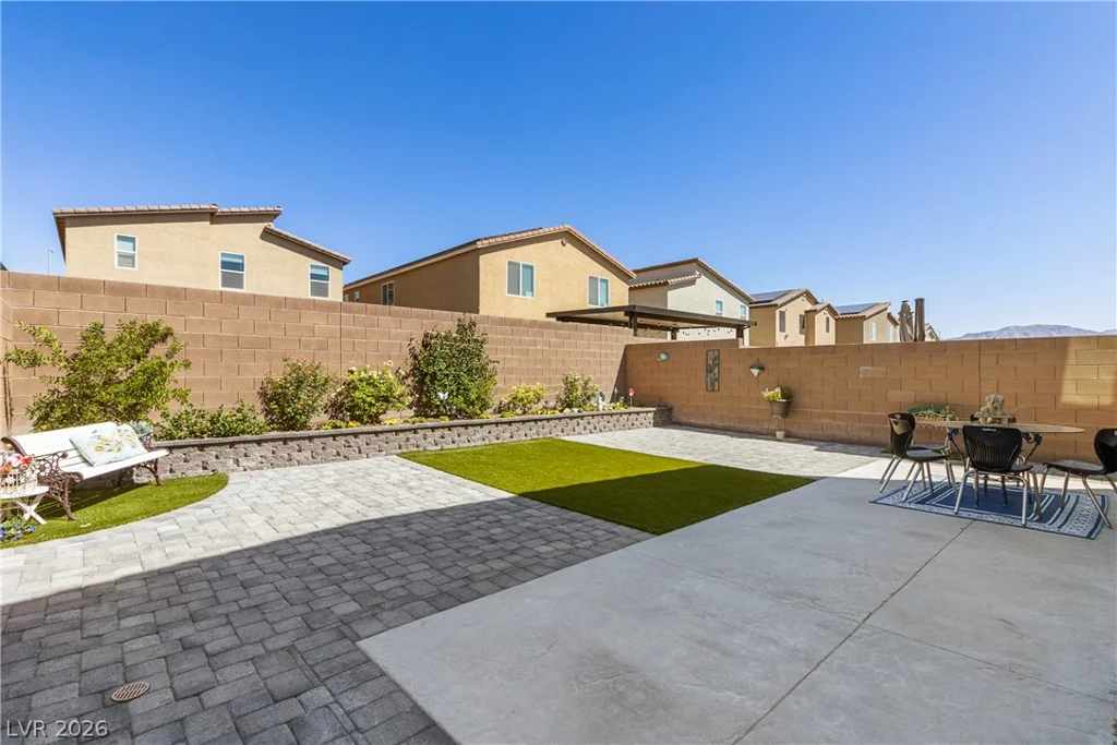 7727 Moore Creek, North Las Vegas, NV 89084