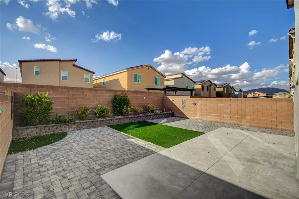 7727 Moore Creek, North Las Vegas, NV 89084
