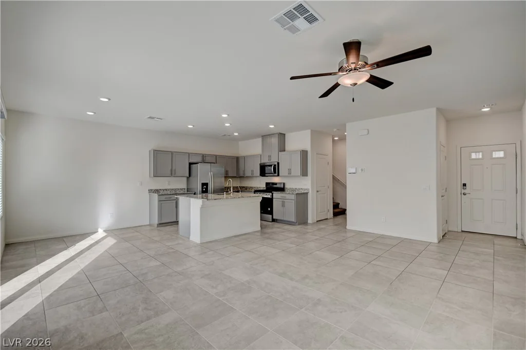 7727 Moore Creek, North Las Vegas, NV 89084