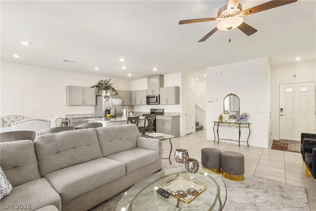 7727 Moore Creek, North Las Vegas, NV 89084