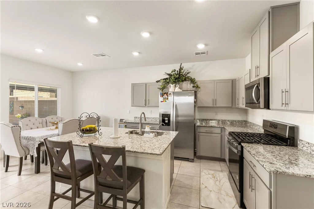 7727 Moore Creek, North Las Vegas, NV 89084
