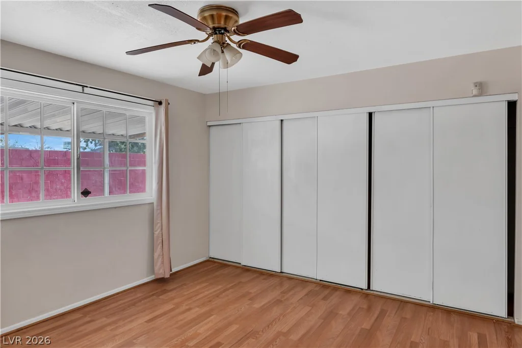 2410 Oak Glen, Las Vegas, NV 89115