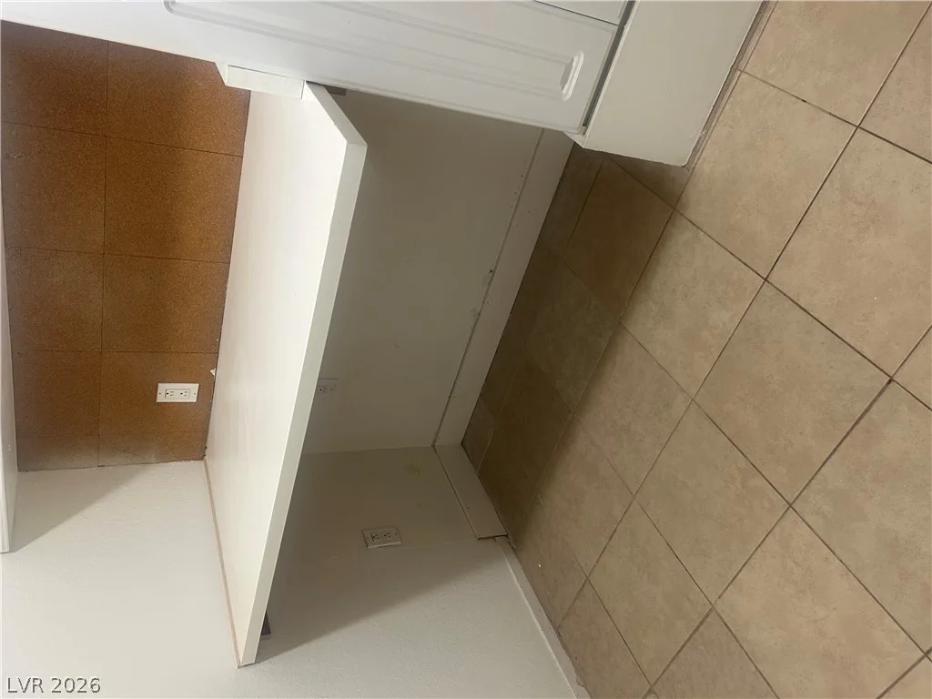 2410 Oak Glen, Las Vegas, NV 89115