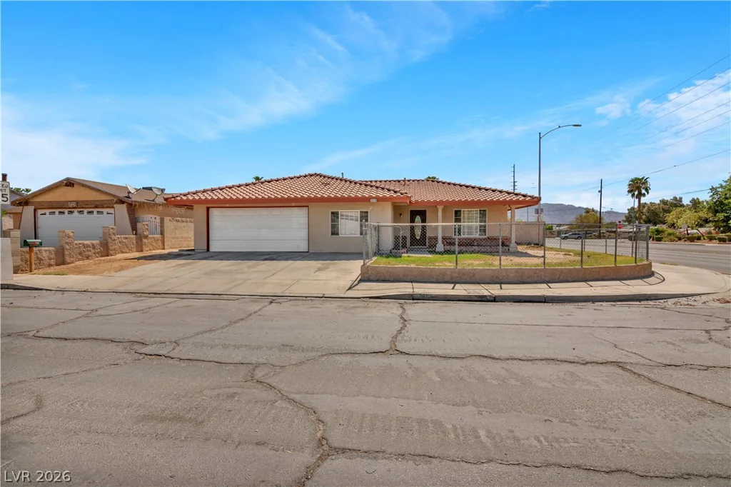 2410 Oak Glen, Las Vegas, NV 89115