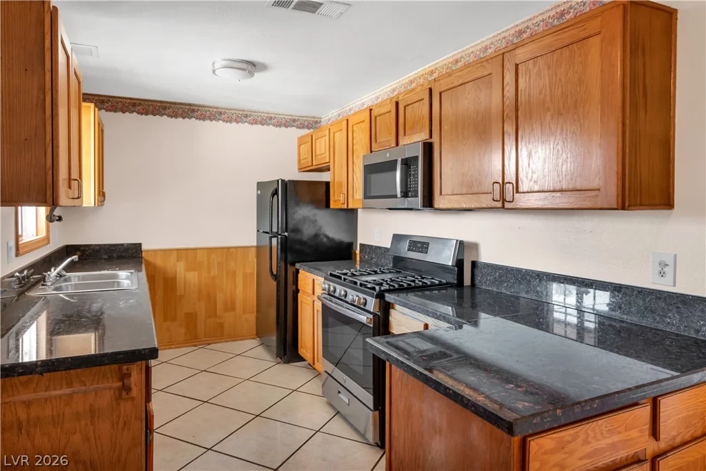 2410 Oak Glen, Las Vegas, NV 89115