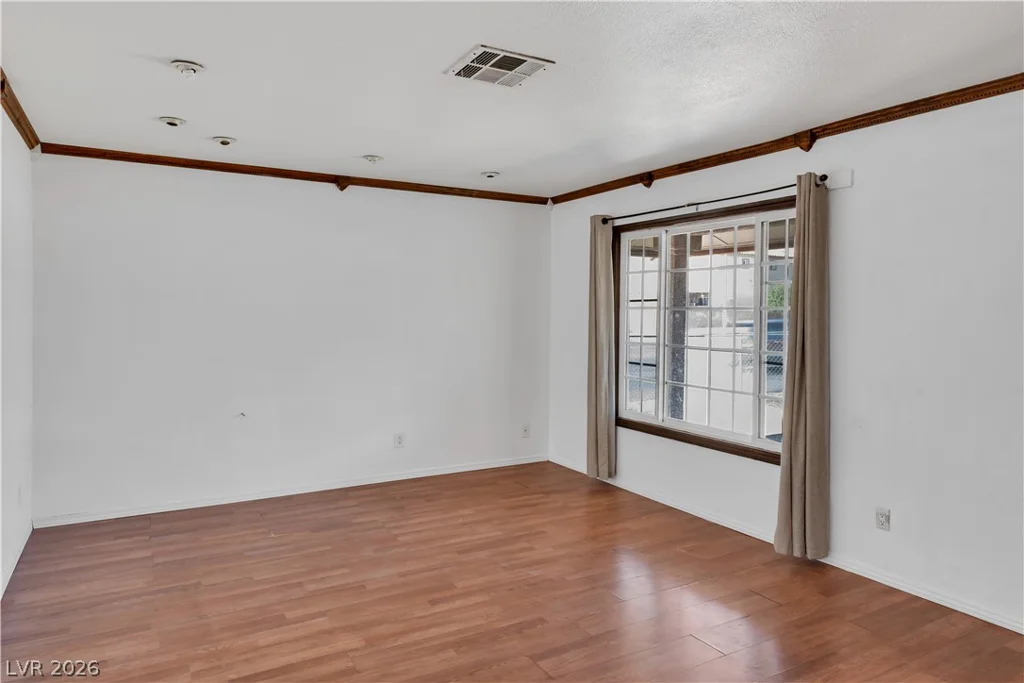 2410 Oak Glen, Las Vegas, NV 89115