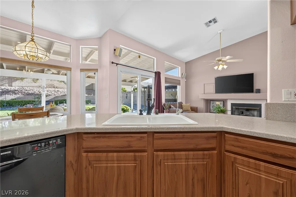 1929 Golden Vista, Las Vegas, NV 89123