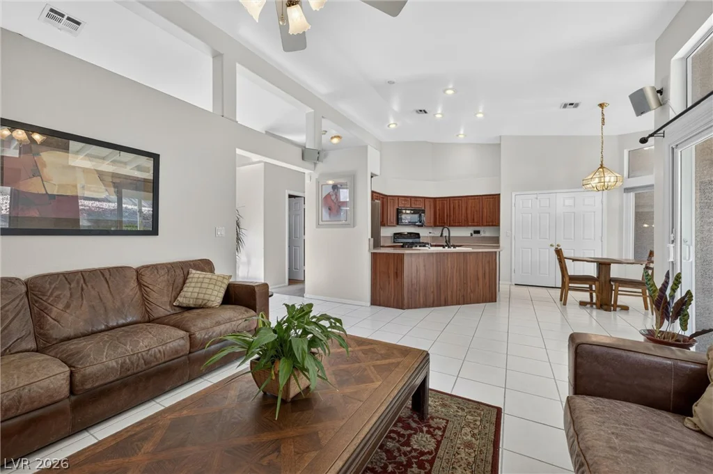 1929 Golden Vista, Las Vegas, NV 89123