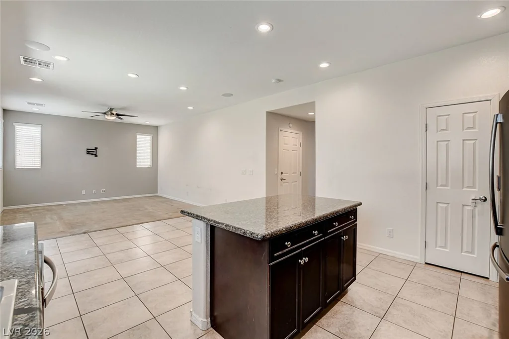7841 Blue Lake Peak, Las Vegas, NV 89166