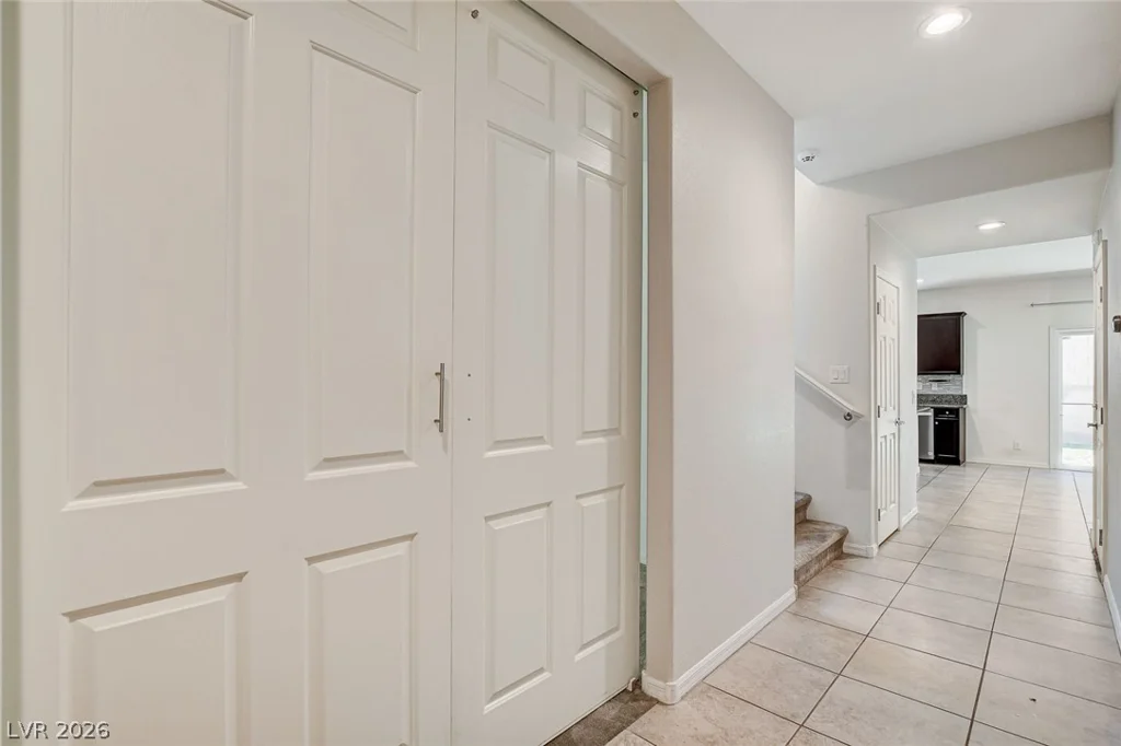 7841 Blue Lake Peak, Las Vegas, NV 89166