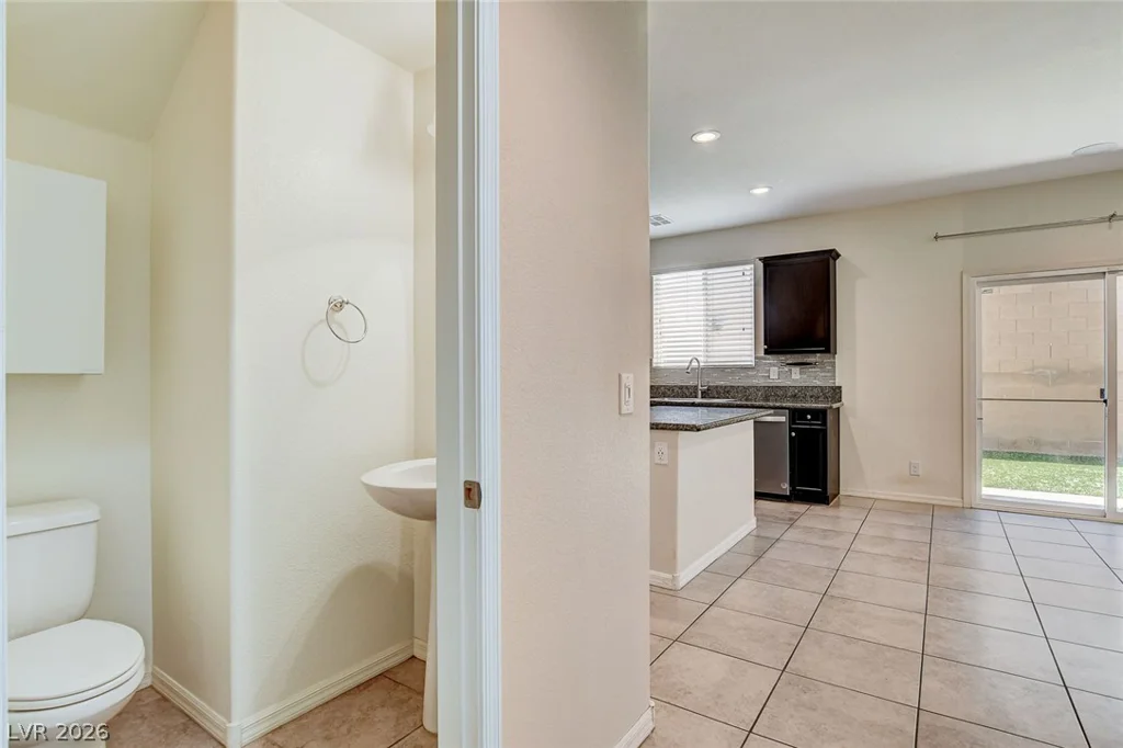7841 Blue Lake Peak, Las Vegas, NV 89166