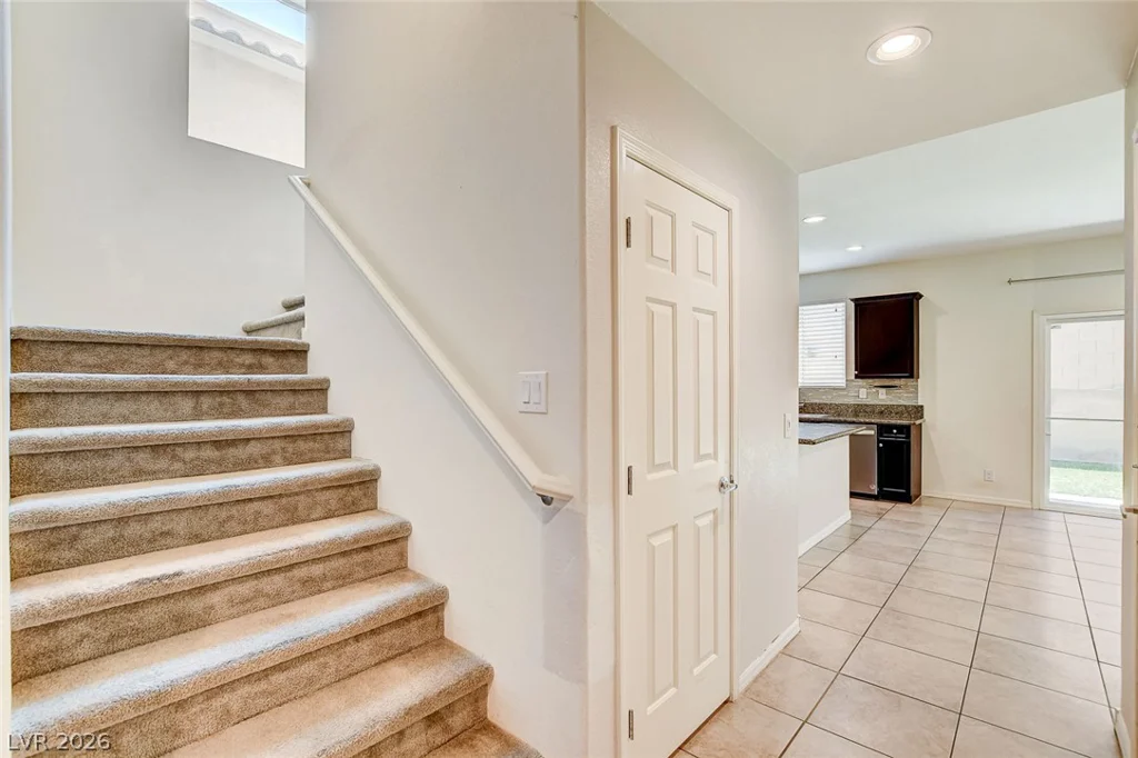 7841 Blue Lake Peak, Las Vegas, NV 89166