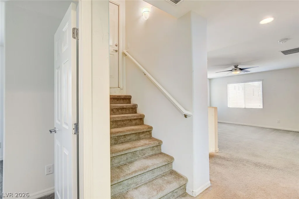 7841 Blue Lake Peak, Las Vegas, NV 89166