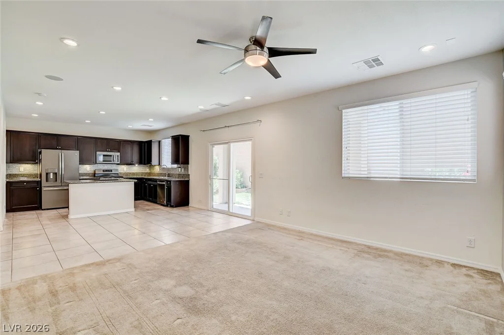 7841 Blue Lake Peak, Las Vegas, NV 89166