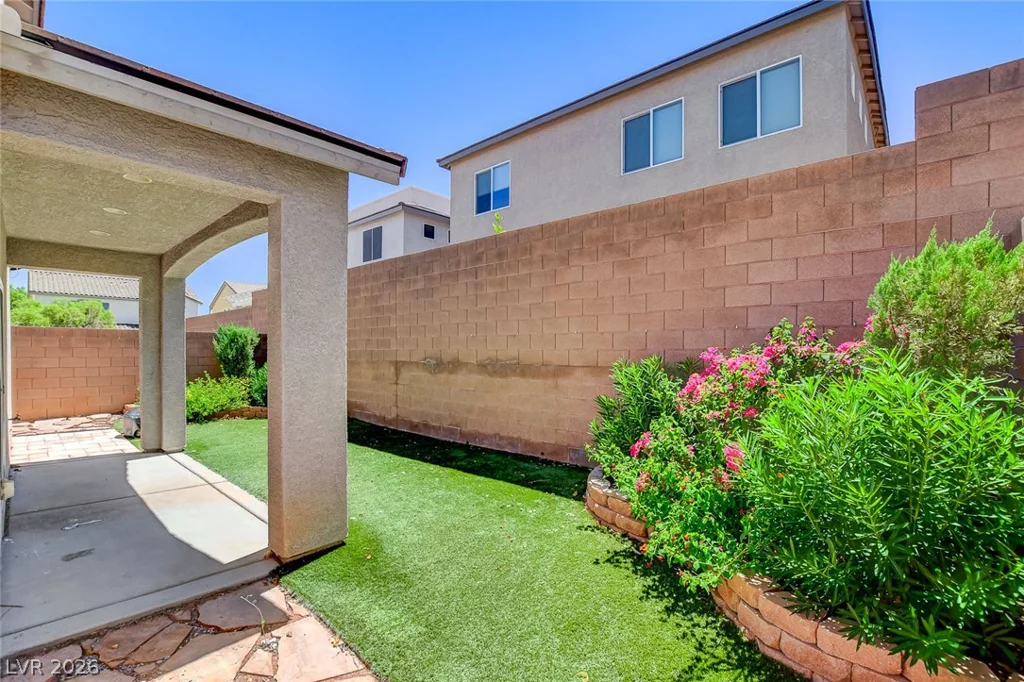 7841 Blue Lake Peak, Las Vegas, NV 89166