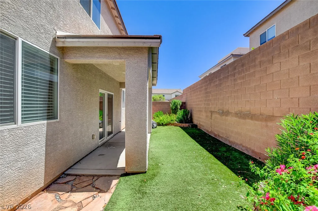 7841 Blue Lake Peak, Las Vegas, NV 89166