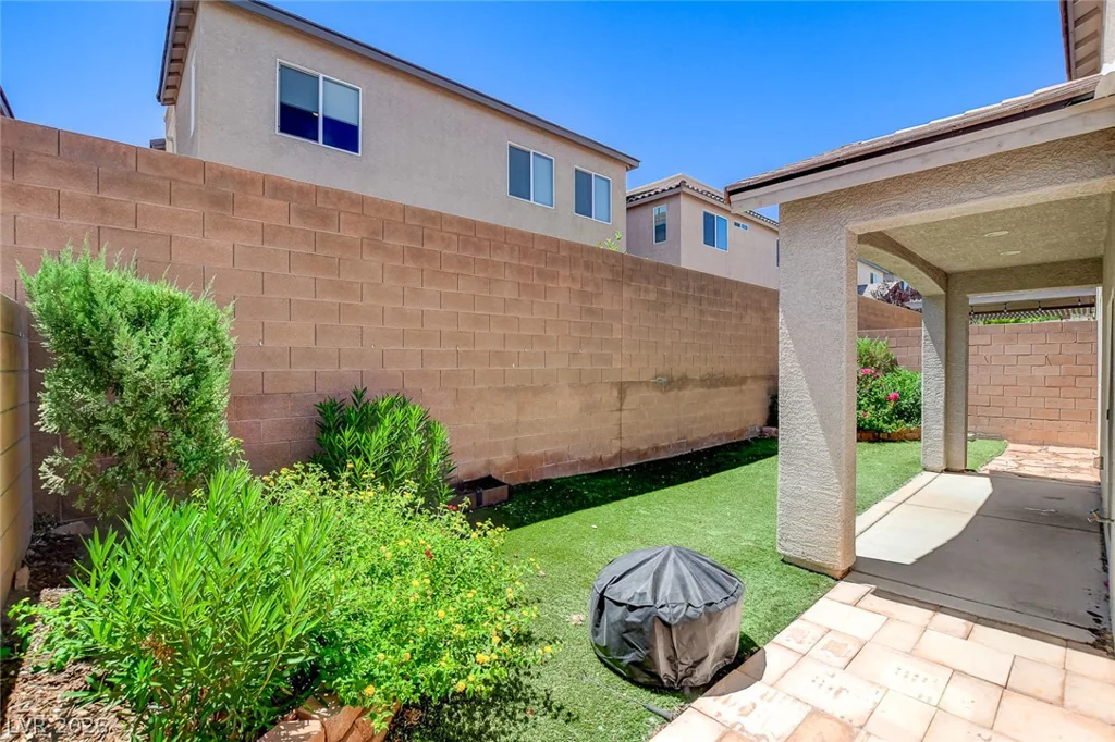 7841 Blue Lake Peak, Las Vegas, NV 89166
