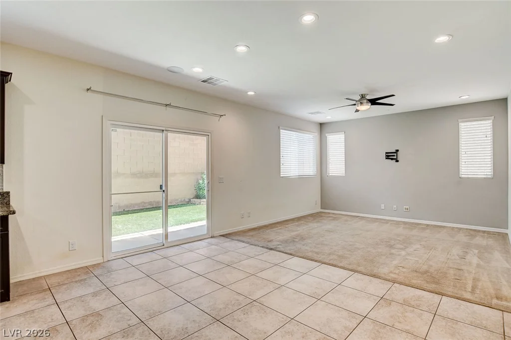 7841 Blue Lake Peak, Las Vegas, NV 89166