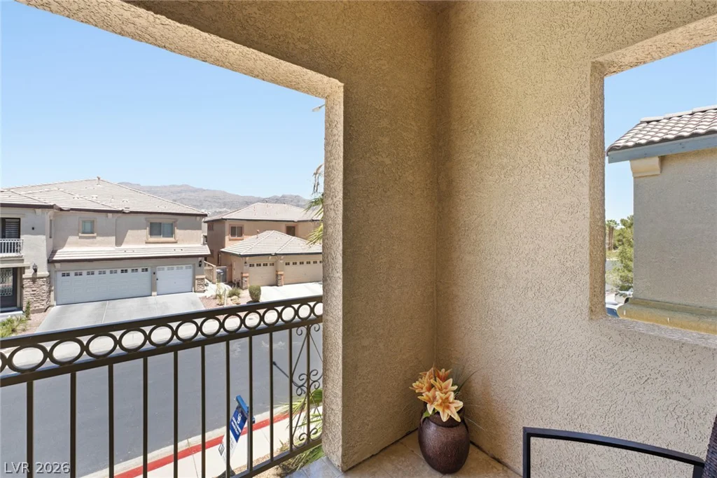 4105 Cathedral Falls, North Las Vegas, NV 89085