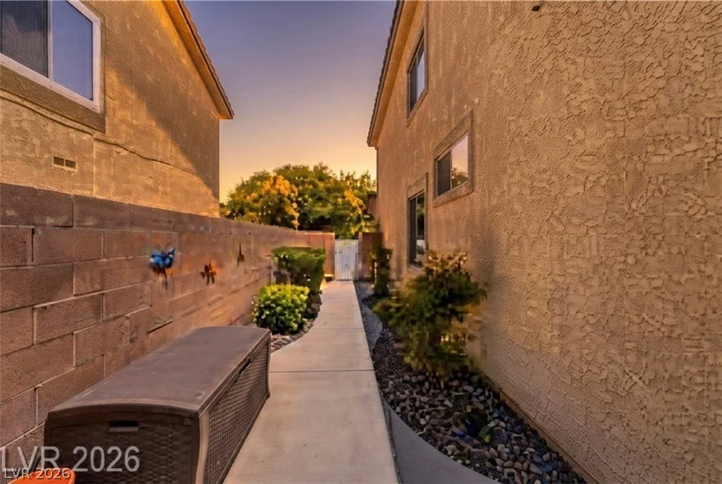 4105 Cathedral Falls, North Las Vegas, NV 89085