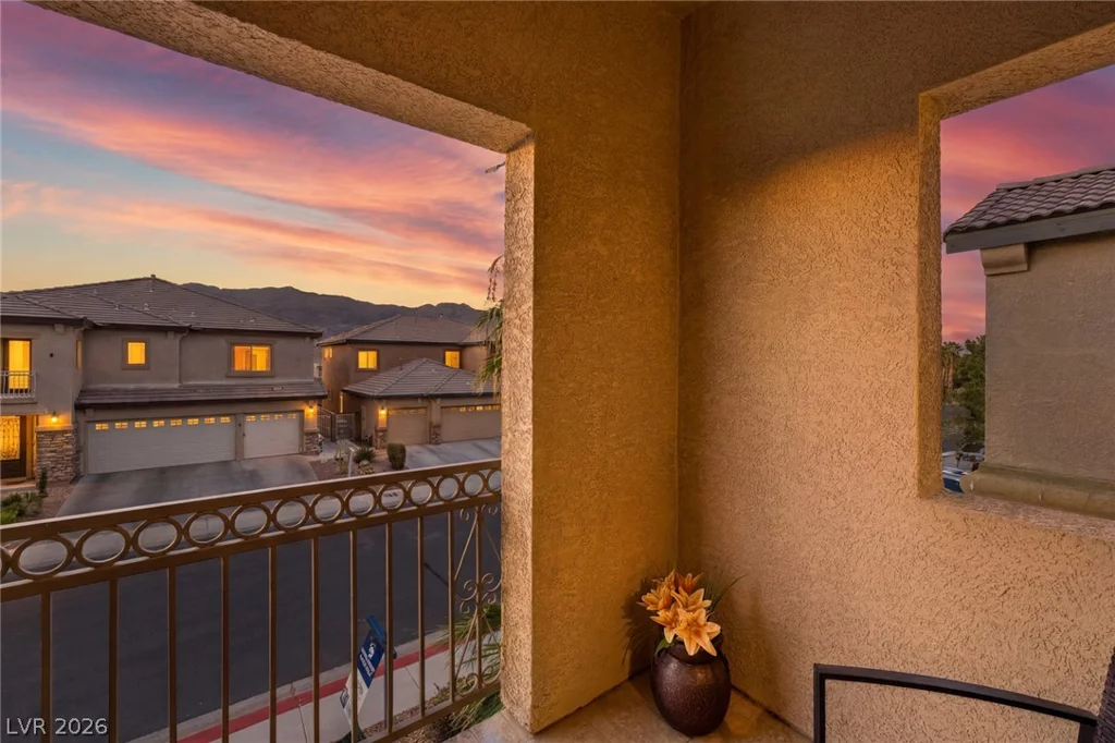4105 Cathedral Falls, North Las Vegas, NV 89085