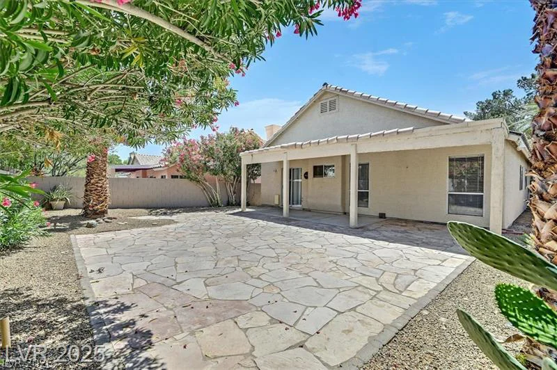 7628 Desert Cactus, Las Vegas, NV 89149