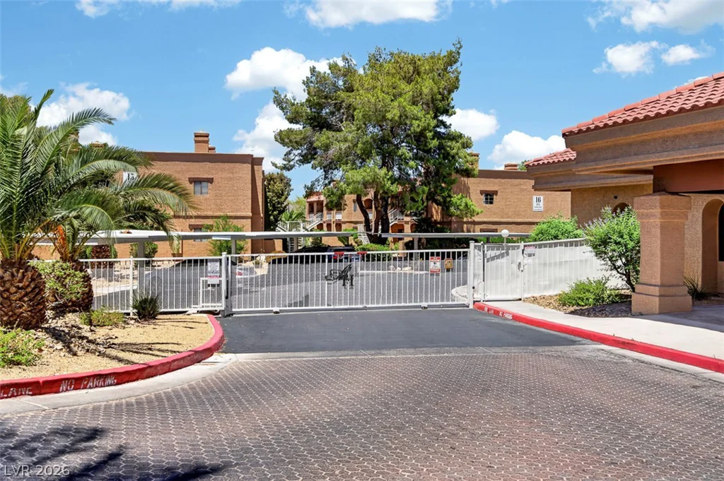 5158 Jones, Las Vegas, NV 89118