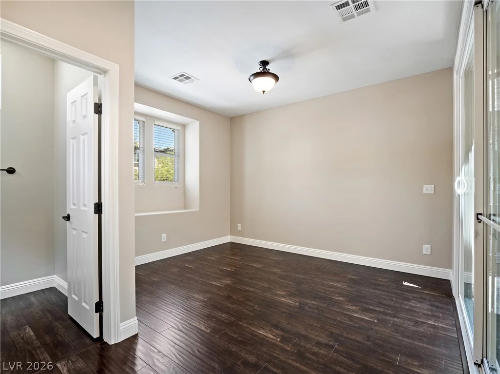 7542 Crooked Branch, Las Vegas, NV 89143