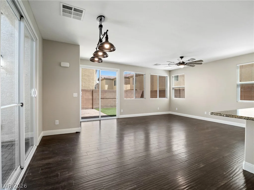 7542 Crooked Branch, Las Vegas, NV 89143