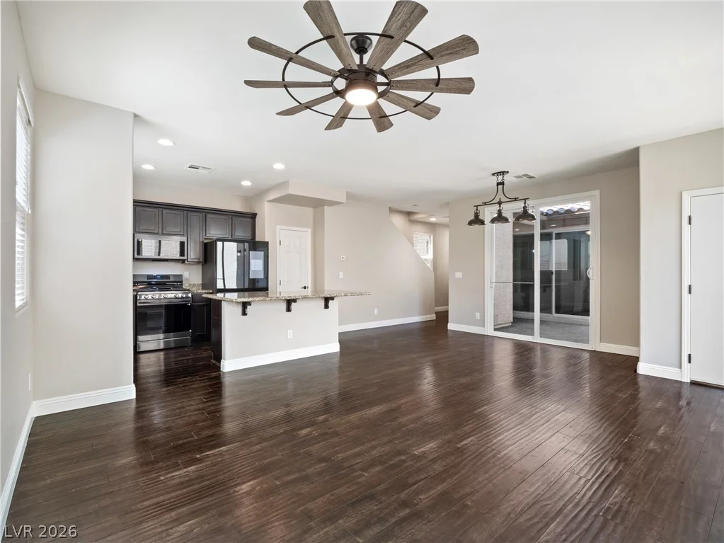 7542 Crooked Branch, Las Vegas, NV 89143