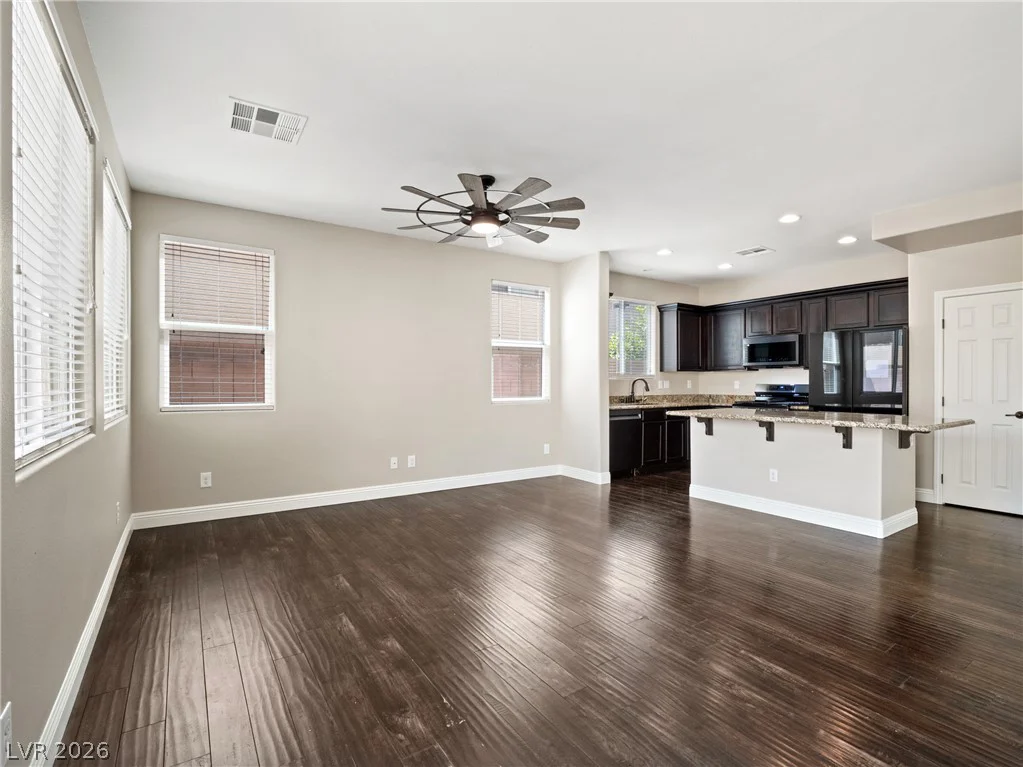 7542 Crooked Branch, Las Vegas, NV 89143
