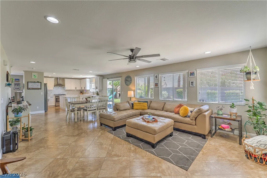 152 Welland, Las Vegas, NV 89144