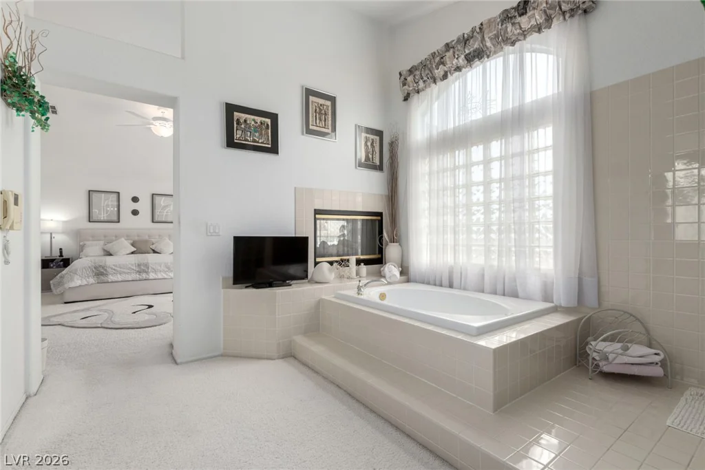 1708 Desert Fort, Las Vegas, NV 89128