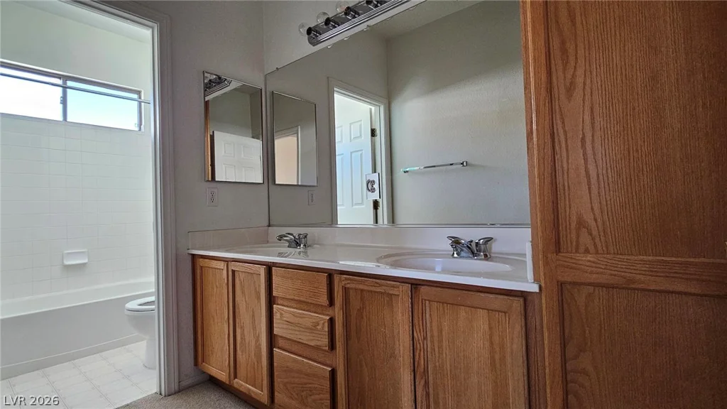 10425 Foggy Glen, Las Vegas, NV 89135
