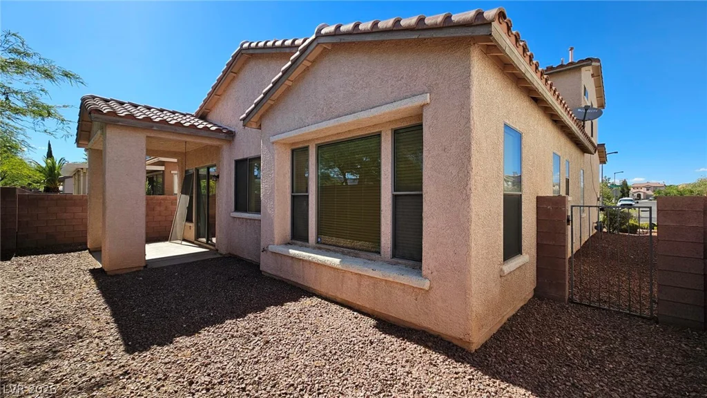 10425 Foggy Glen, Las Vegas, NV 89135