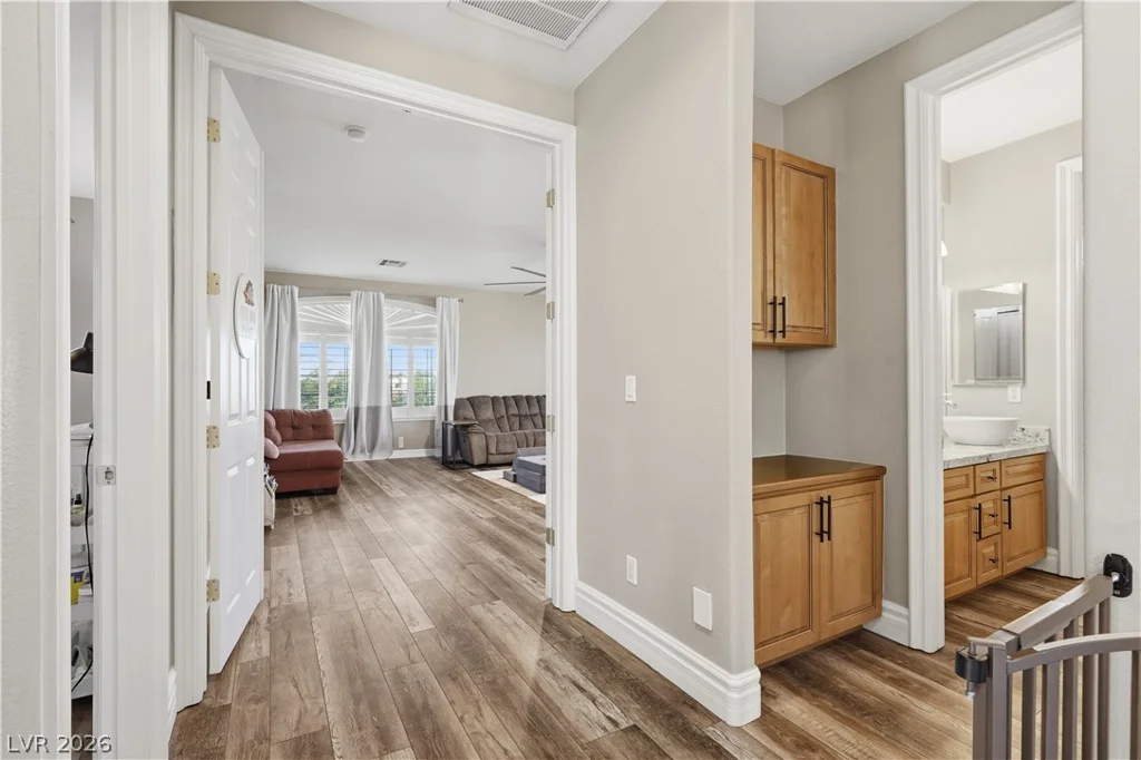 10807 Osceola Mills, Las Vegas, NV 89141