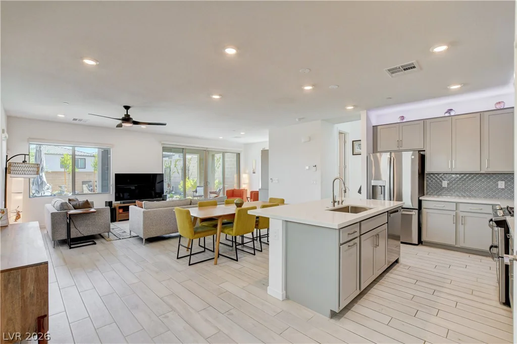 11627 Desert Hollow, Las Vegas, NV 89138