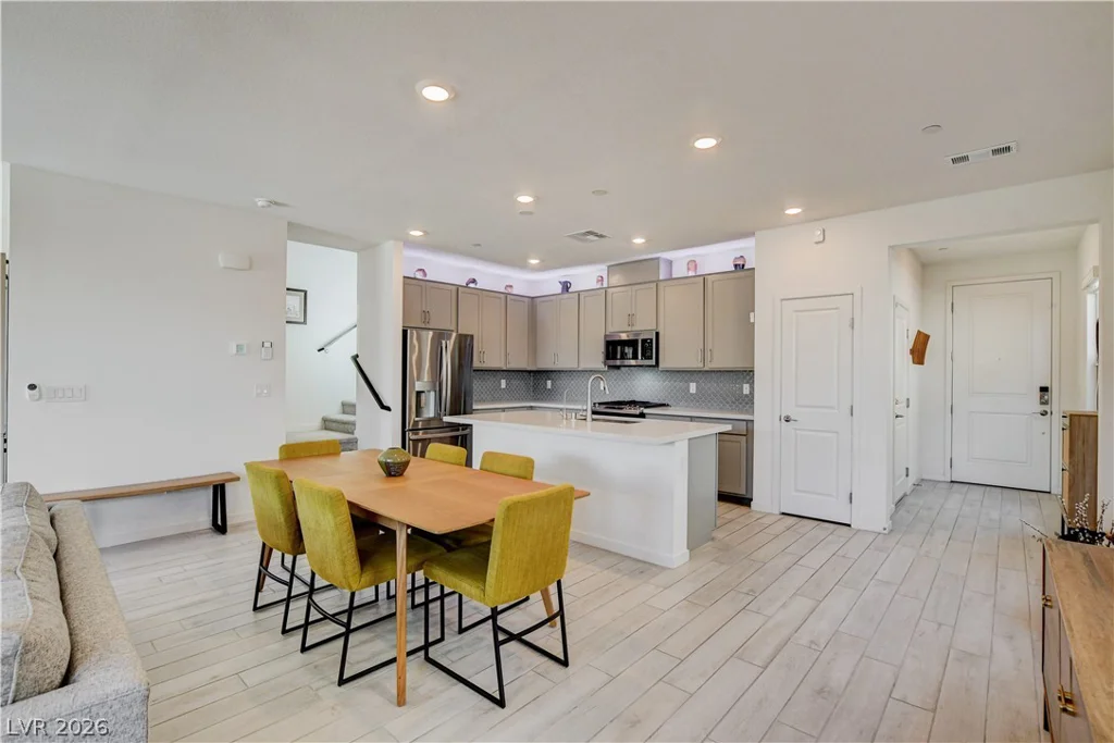 11627 Desert Hollow, Las Vegas, NV 89138