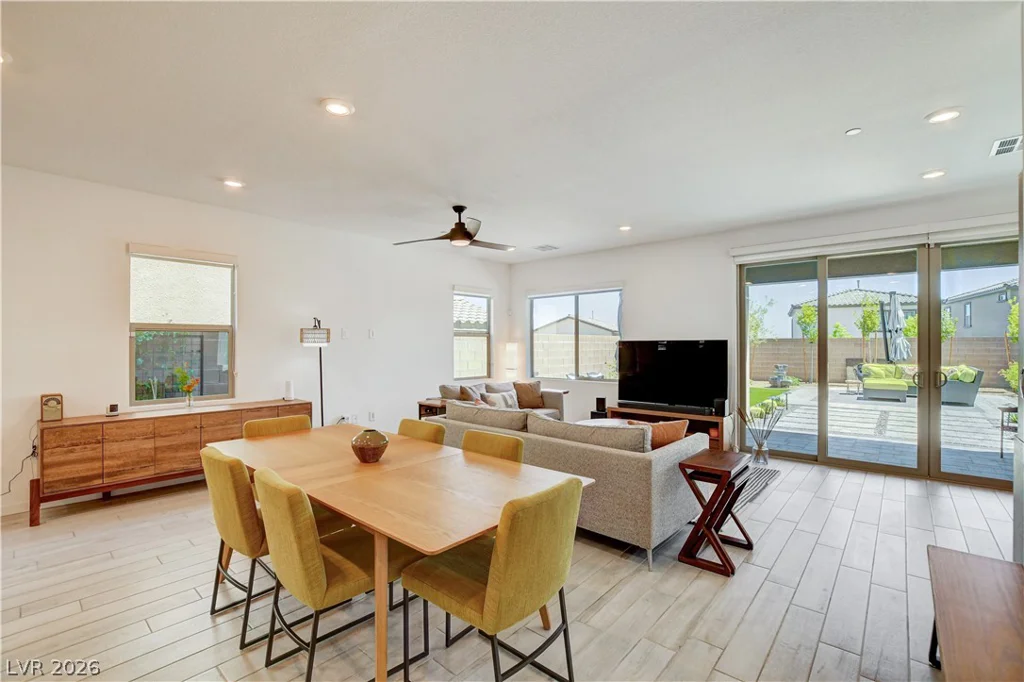 11627 Desert Hollow, Las Vegas, NV 89138
