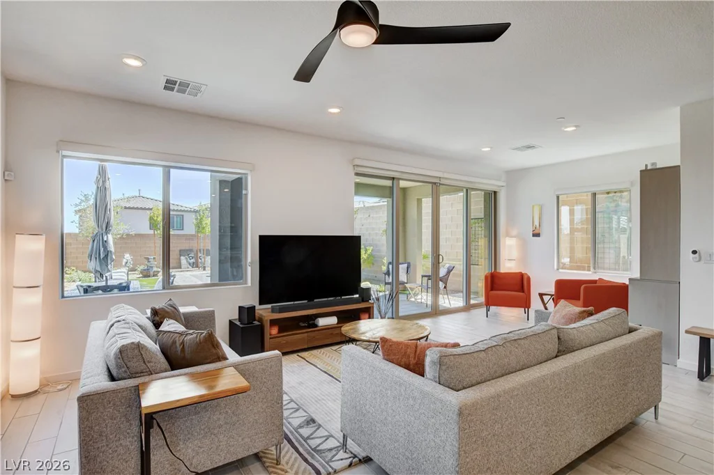11627 Desert Hollow, Las Vegas, NV 89138