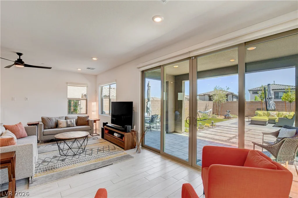 11627 Desert Hollow, Las Vegas, NV 89138
